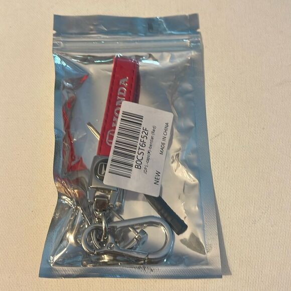 Honda Logo Key Fob Keychain in Red Leather NWT - Picture 4 of 4